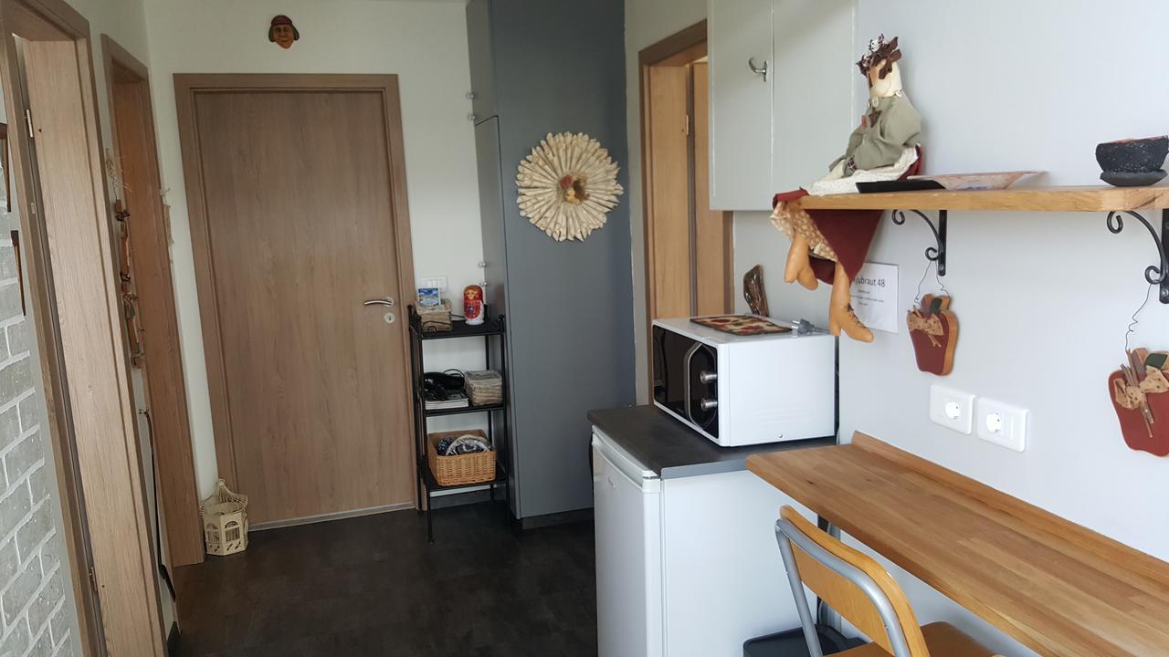 Hvita Husith, Kirkjubraut 48 Apartment เฮิฟน์ ภายนอก รูปภาพ