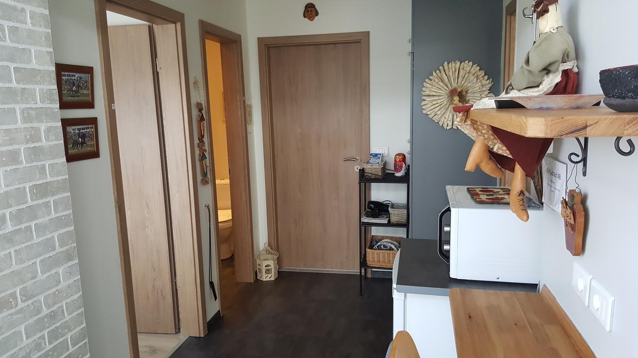 Hvita Husith, Kirkjubraut 48 Apartment เฮิฟน์ ภายนอก รูปภาพ